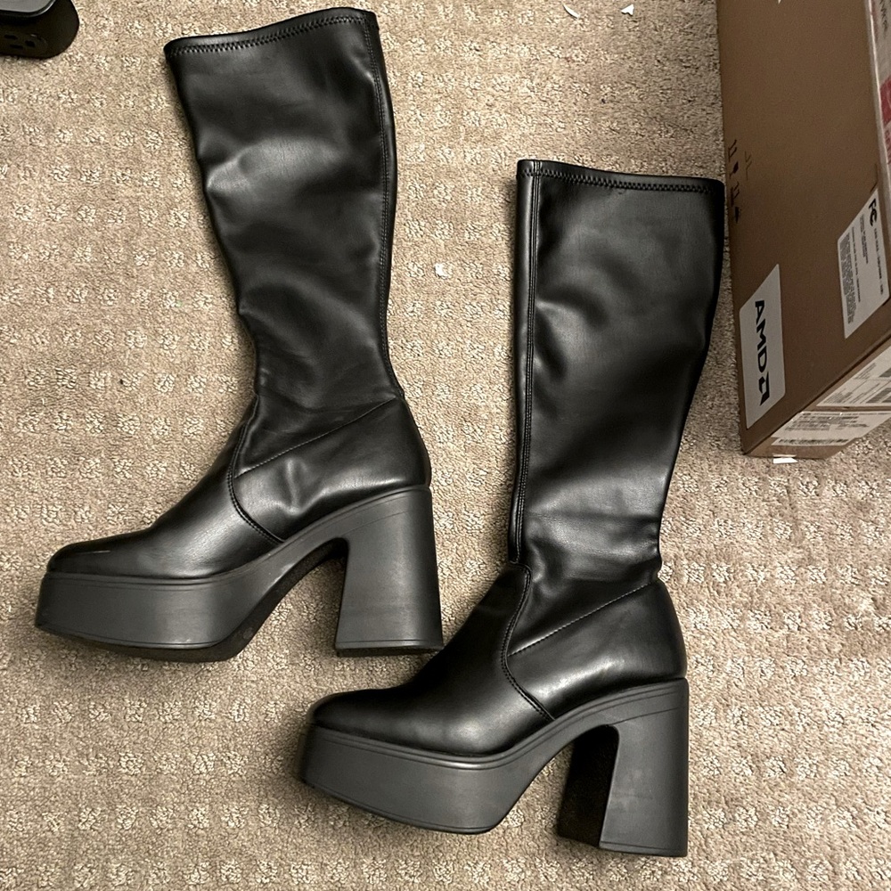 STEVE MADDEN PHOENIX KNEE HIGH PLATFORM BOOTS
